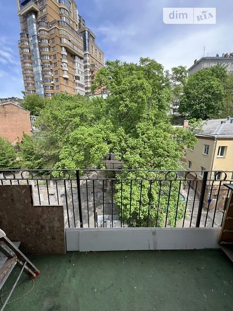 For sale 4-room apartment 100 sq. m on Baseyna St. 15 • ID 3459336