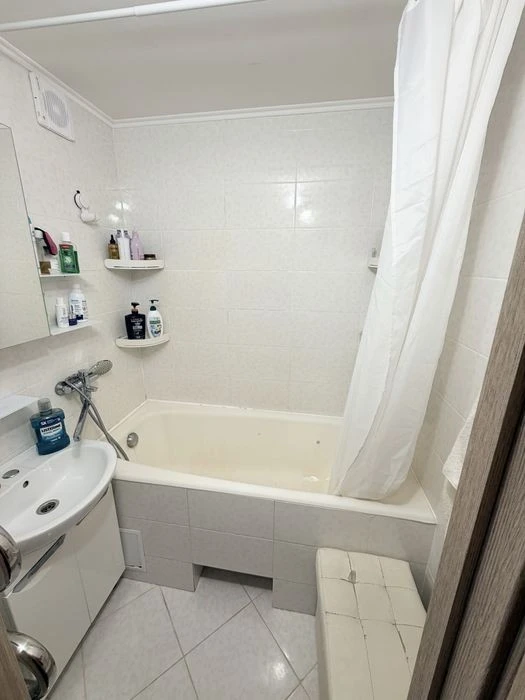 No% For sale 1 room 37m2 Kyiv Akademika Kiprianova Street 6A meter