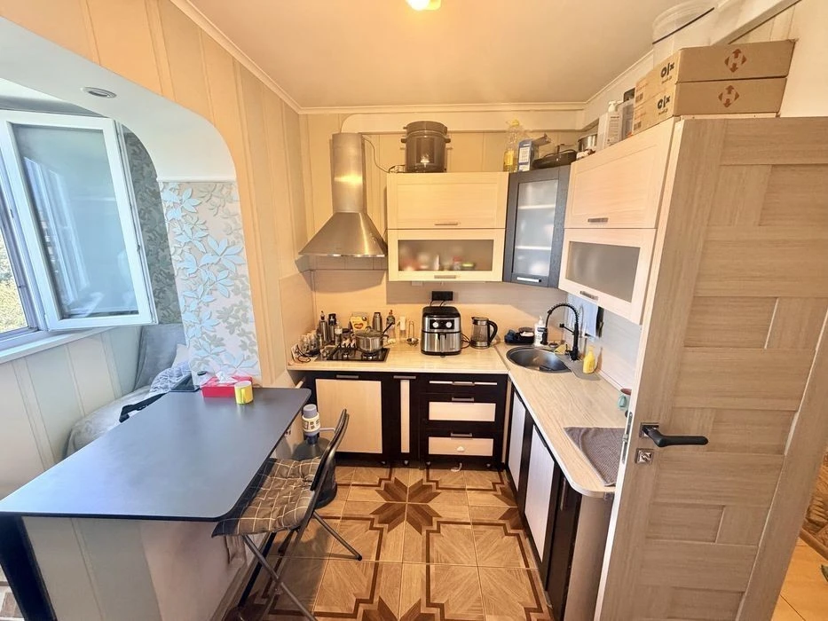 No% For sale 1 room 37m2 Kyiv Akademika Kiprianova Street 6A meter