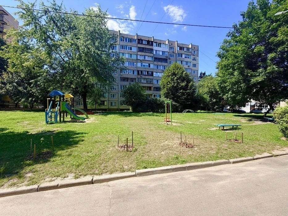 No% For sale 1 room 37m2 Kyiv Akademika Kiprianova Street 6A meter