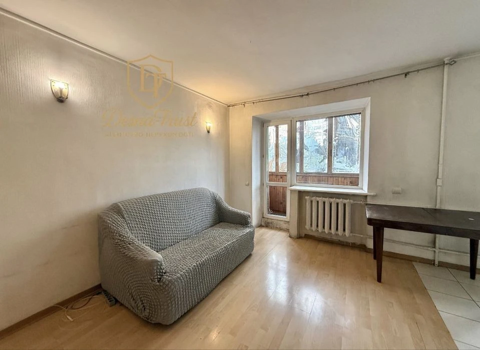 For sale 2-room apartment 44 m2 on Antonovycha St. 170/172
