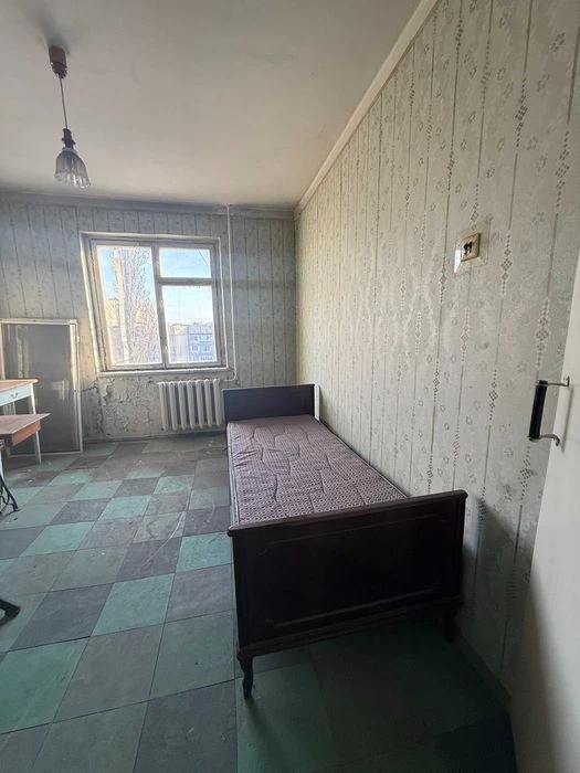 Продам 2х комнатную чешку на Крымской за 28 000