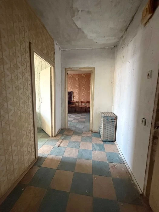 Продам 2х комнатную чешку на Крымской за 28 000