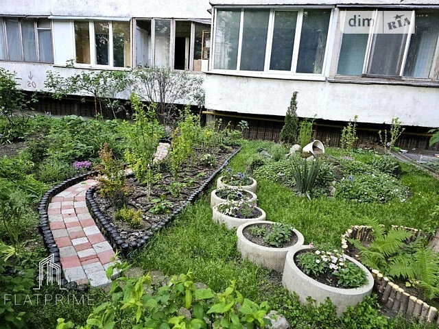 Продаж 2к квартири 55 кв. м на вул. Івана Виговського 11 • I
