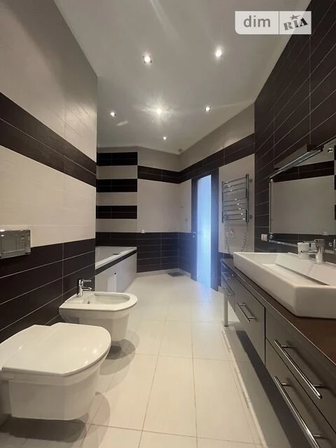 For sale 4-room apartment 162.8 sq. m. on Priorska Street 10 • ID 347