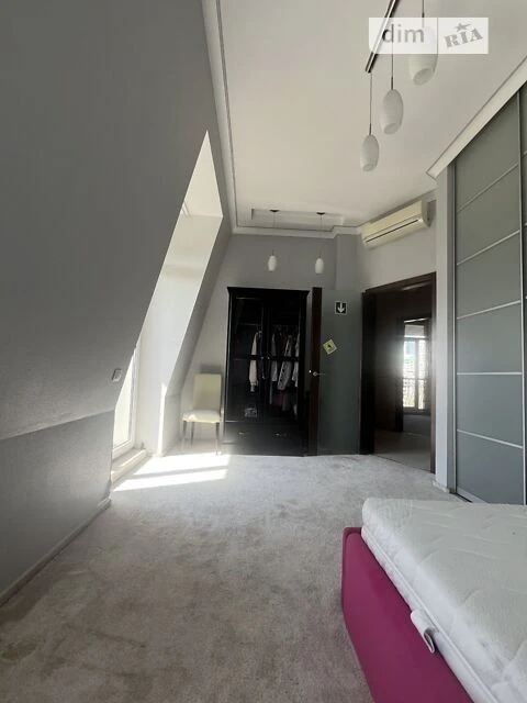 For sale 4-room apartment 162.8 sq. m. on Priorska Street 10 • ID 347