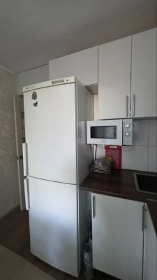 Продам трикімнатну квартиру  по вул. Докучаєва