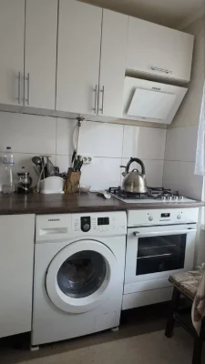 Продам трикімнатну квартиру  по вул. Докучаєва