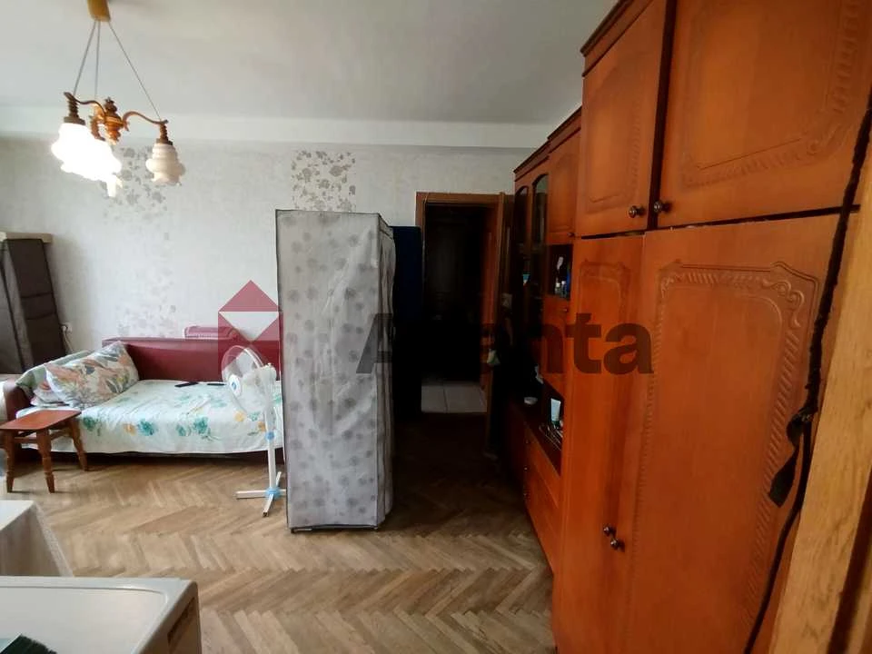 Квартира. Киев, Привокзальная ул.