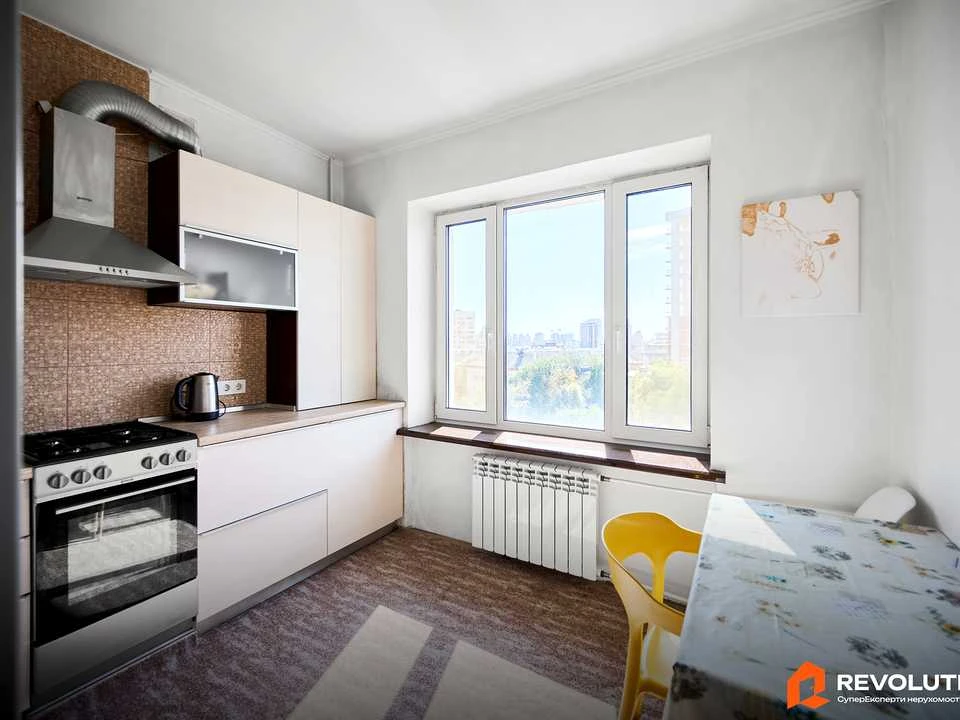Apartment. Kyiv, Ypsilantiivskyi Lane. (Aistova St.)