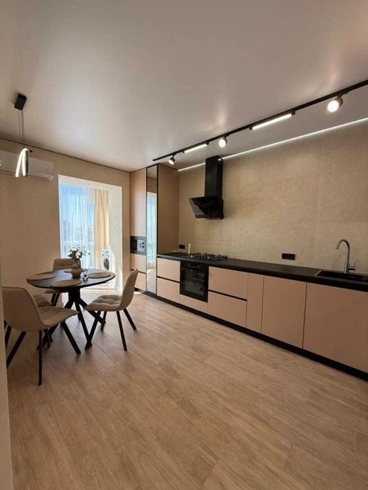 Укомплектована 1.5 ком. квартира 54 м2 с ремонтом в новострой