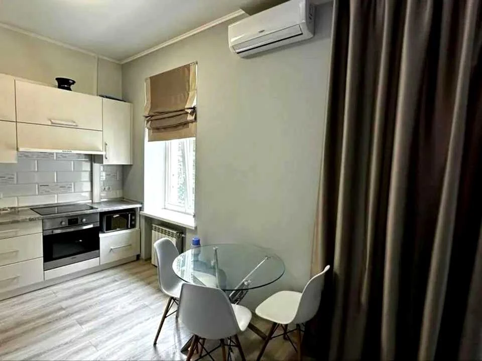 Apartment. Kyiv, Dmytra Doroshenko St. (Chygorina)