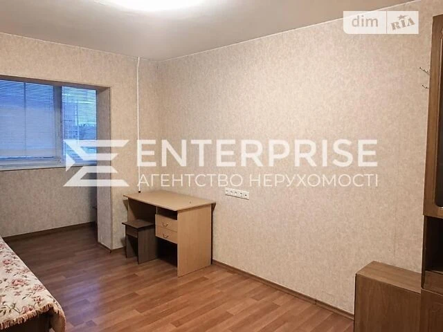 Sale of 4-room apartment 89 sq. m. on Myroslava Popovycha 15 street •