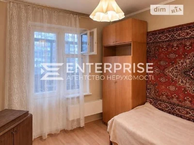 Sale of 4-room apartment 89 sq. m. on Myroslava Popovycha 15 street •