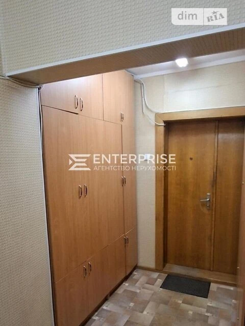 Sale of 4-room apartment 89 sq. m. on Myroslava Popovycha 15 street •