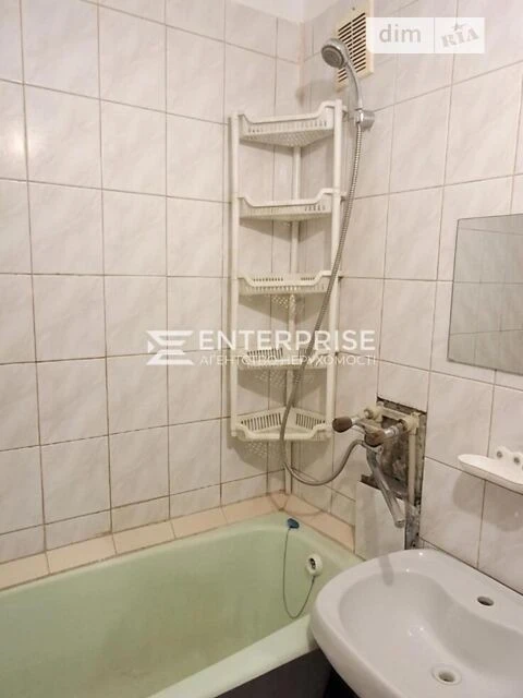 Sale of 4-room apartment 89 sq. m. on Myroslava Popovycha 15 street •