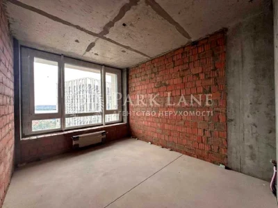 Apartment. Kyiv, Zarichna St., 4 rooms