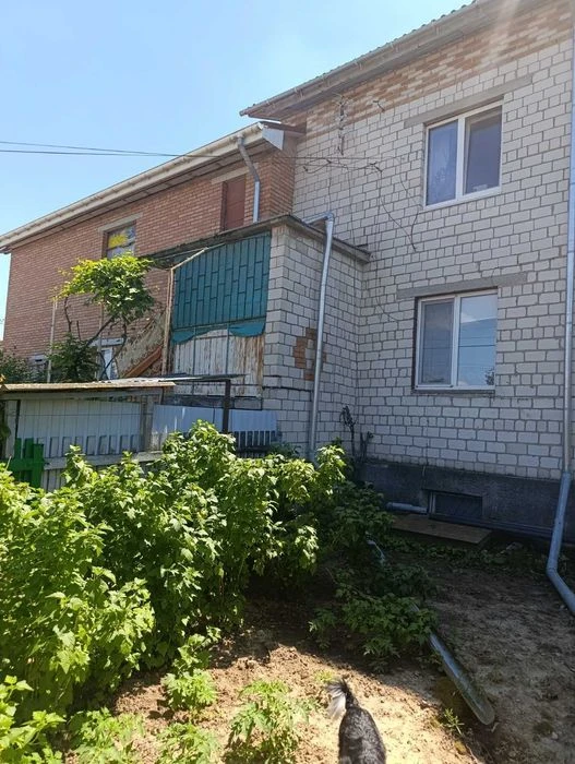 Продам 2-поверховий будинок на вул. І. Федорова 1082