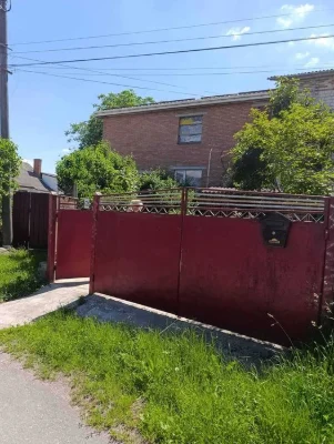Продам 2-поверховий будинок на вул. І. Федорова 1082