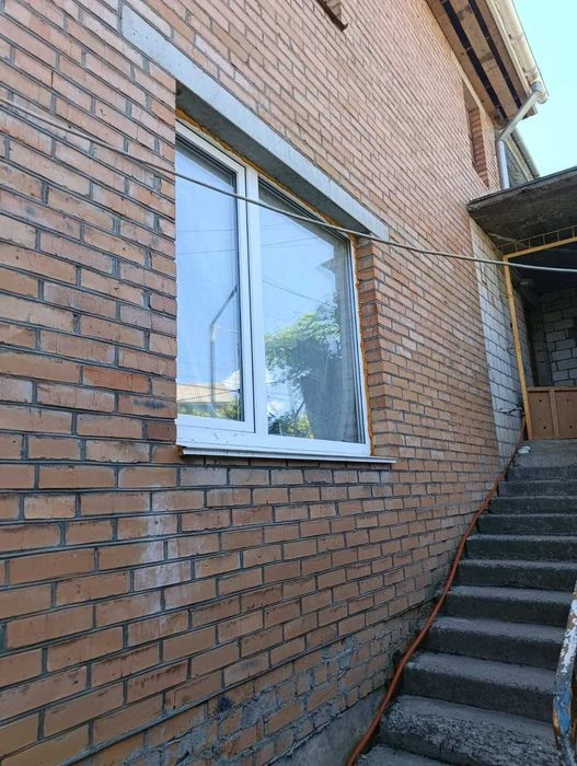 Продам 2-поверховий будинок на вул. І. Федорова 1082