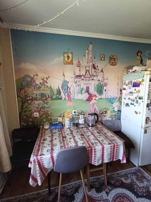Продам 2-поверховий будинок на вул. І. Федорова 1082