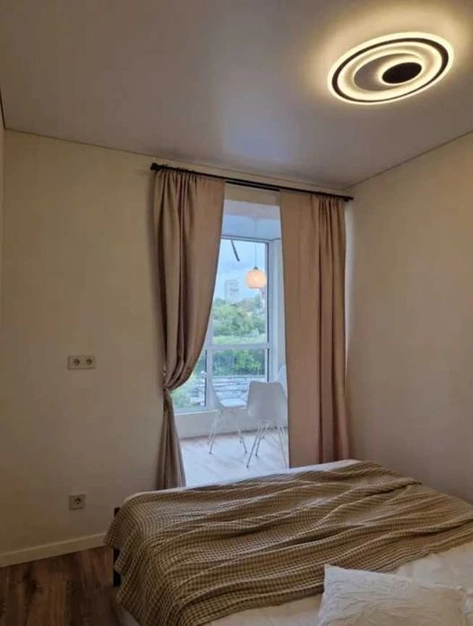 1 room in a new brick building with an independent water heater on PEREMOZ (720715