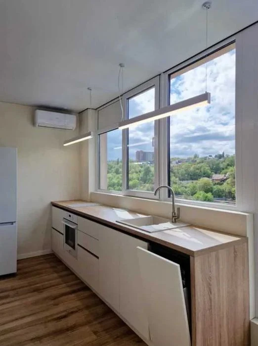 1 room in a new brick building with an independent water heater on PEREMOZ (720715