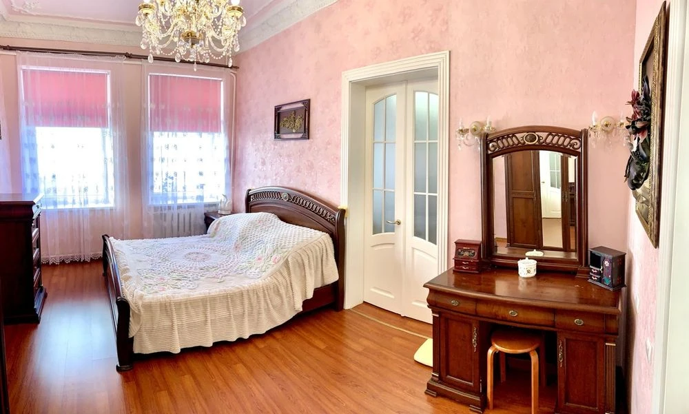 Продам 3 к. квартиру, Приморский бульвар