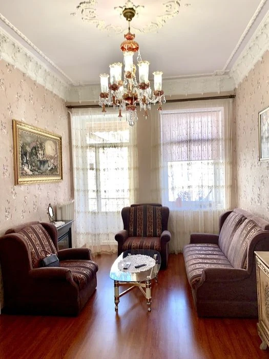 Продам 3 к. квартиру, Приморский бульвар