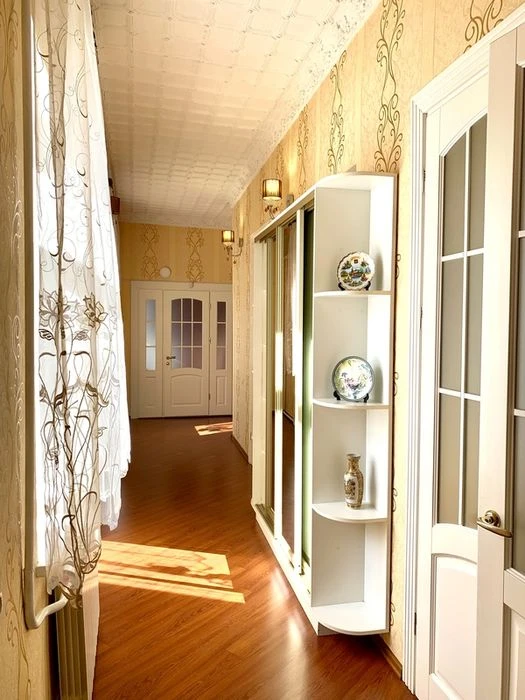 Продам 3 к. квартиру, Приморский бульвар