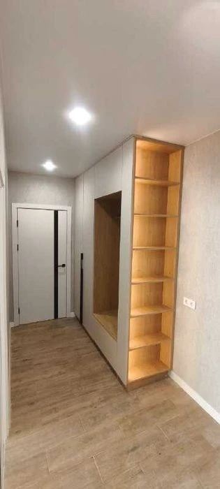 42164  Всього 1170 $ за м² з ремонтом і меблями? Це взагалі