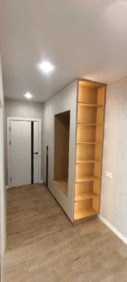 42164  Всього 1170 $ за м² з ремонтом і меблями? Це взагалі