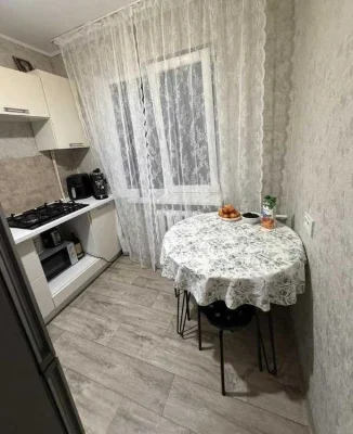 Продам 2-комнатную квартиру с капитальным ремонтом на Черемуше.