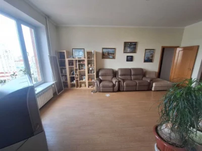 I will sell a 3-room apartment on Sribnokilsky St. 14-A, Poznań