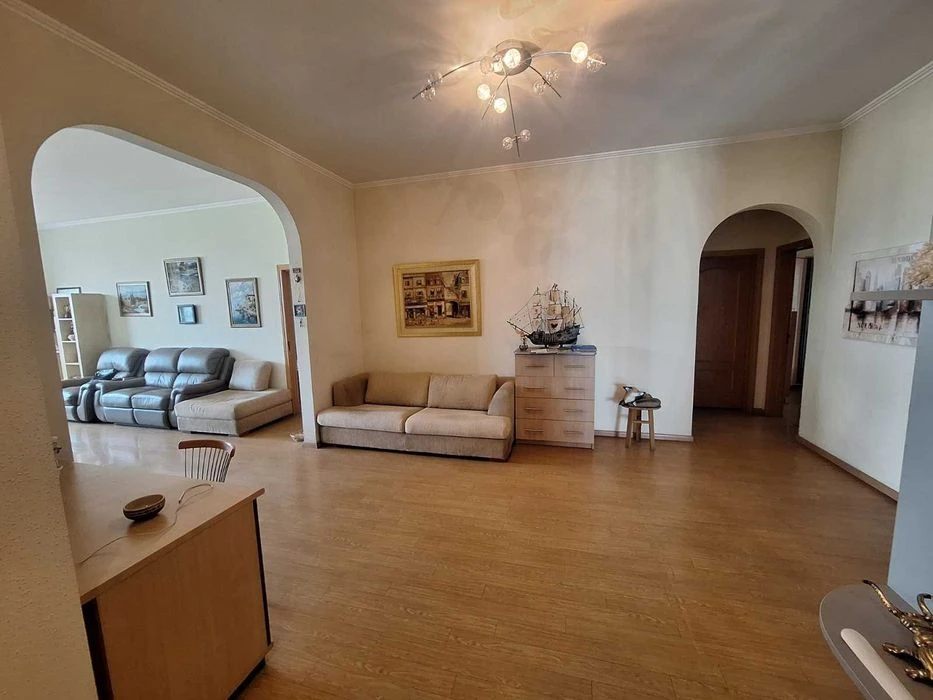 I will sell a 3-room apartment on Sribnokilsky St. 14-A, Poznań