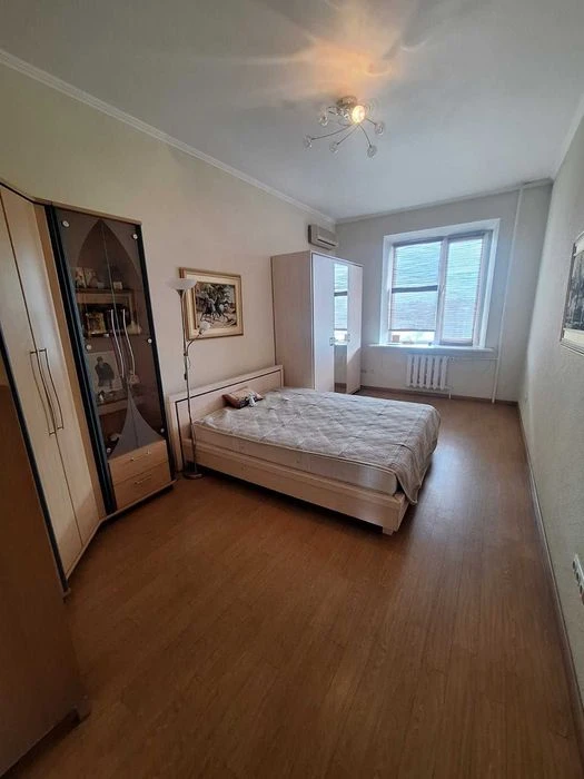 I will sell a 3-room apartment on Sribnokilsky St. 14-A, Poznań