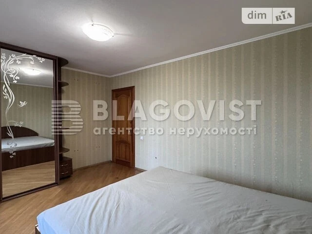 For sale 2-room apartment 72.6 sq. m. on Darnytskyi Blvd. 8 • ID 3473