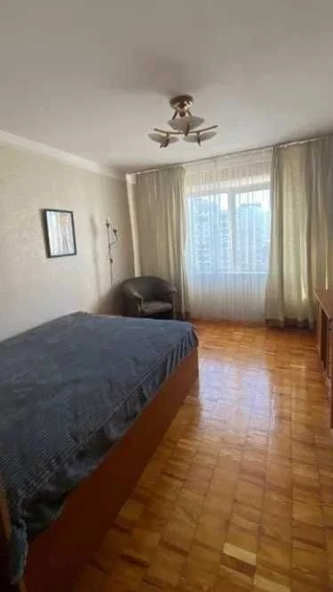Apartment for sale at Bratislavska 22 7 with renovation Yunist Che