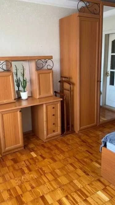 Apartment for sale at Bratislavska 22 7 with renovation Yunist Che