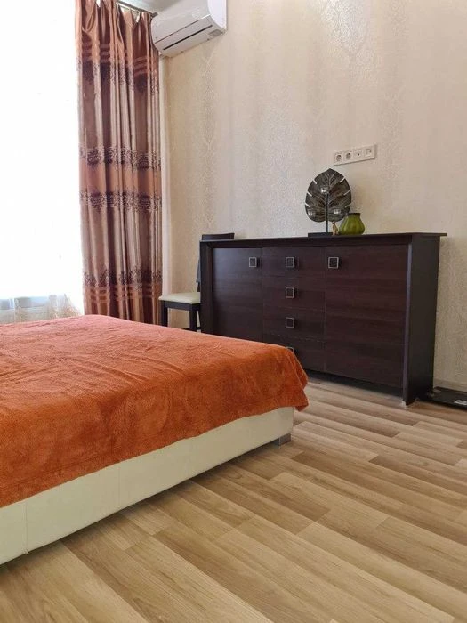 В продаже 3 комнатная квартира Сталинка в центре + терраса,