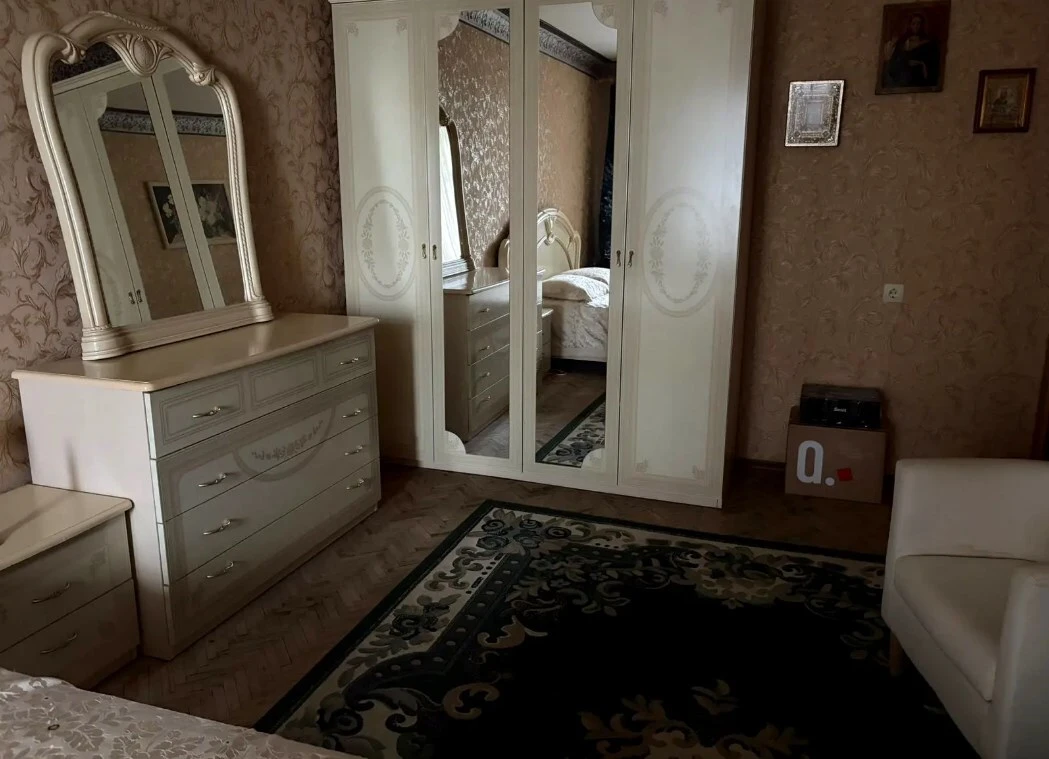 For sale: 3-room apartment, 76 m², Druzhby Narodov Blvd., 10A