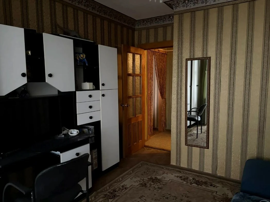 For sale: 3-room apartment, 76 m², Druzhby Narodov Blvd., 10A