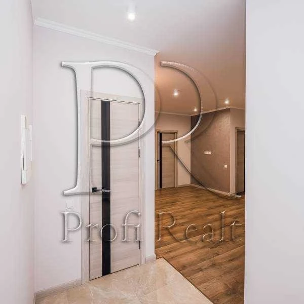 2-room apartment for sale 68 m², Krakivska St., 27