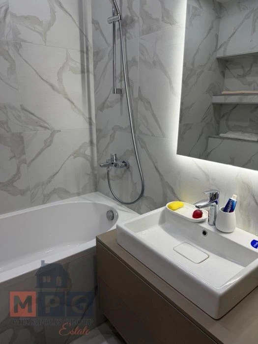 For sale 2 km / 50m2 / Valentynivska 20B