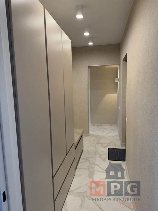 For sale 2 km / 50m2 / Valentynivska 20B