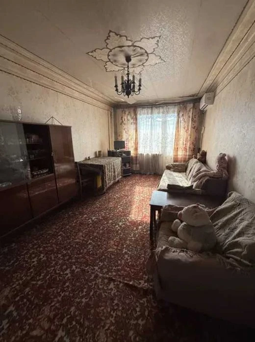 3 кім БАГАТОПОВЕРХІВКА середній поверх на СЛОБОЖАНСЬКОМУ (72