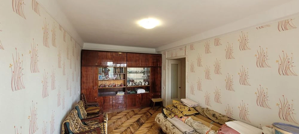 Neat 2-room apartment, 2nd Shevch. mkr.