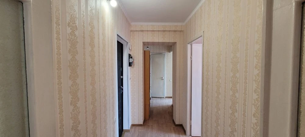 Neat 2-room apartment, 2nd Shevch. mkr.