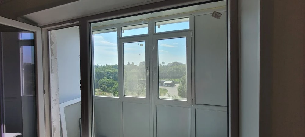 Neat 2-room apartment, 2nd Shevch. mkr.