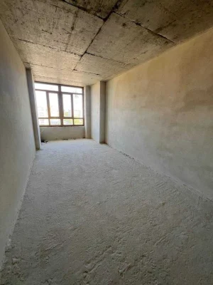 A large 2-bedroom apartment is for sale in the Pasichna district.